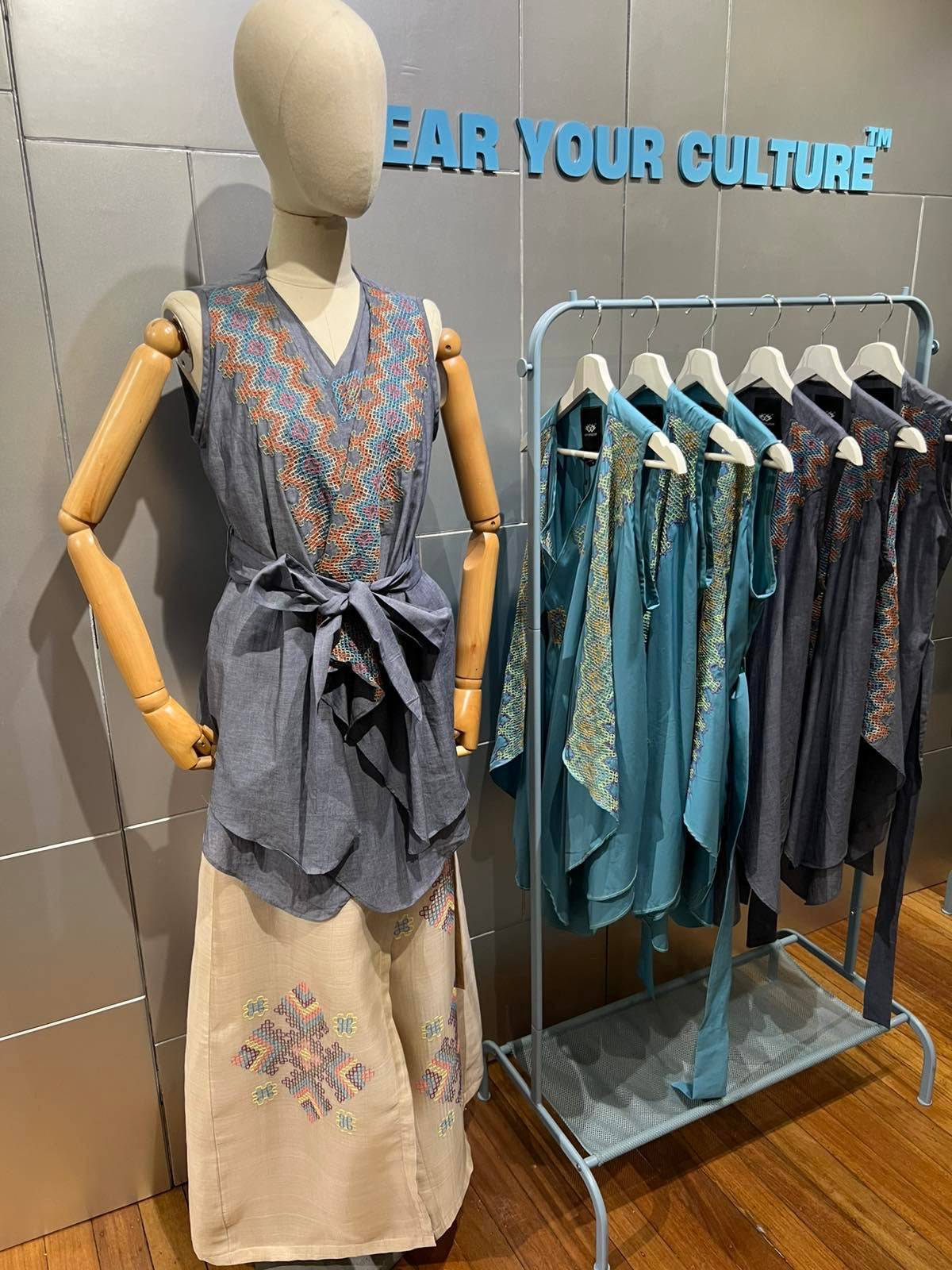 ELLA WRAP MANOBO TIE TOP V2